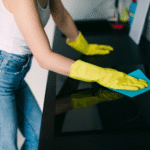cleaning quartz countertops